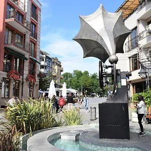 Apartment Center Gramophone With Private Parking Burgas
